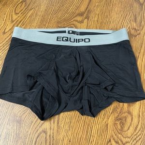 Mens worn equipo trunks size M